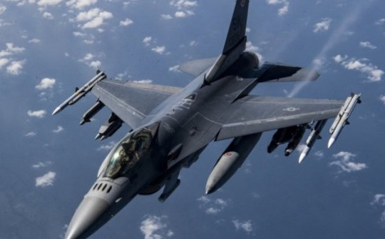 Ông Medvedev cảnh báo nguy cơ chiến tranh hạt nhân khi Ukraine nhận chiến đấu cơ F-16