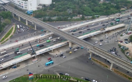 Hiện trạng cầu vượt thép Mai Dịch trước ngày chuẩn bị thông xe