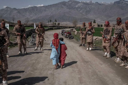 Afghanistan 'đảo ngược' chính sách với phụ nữ