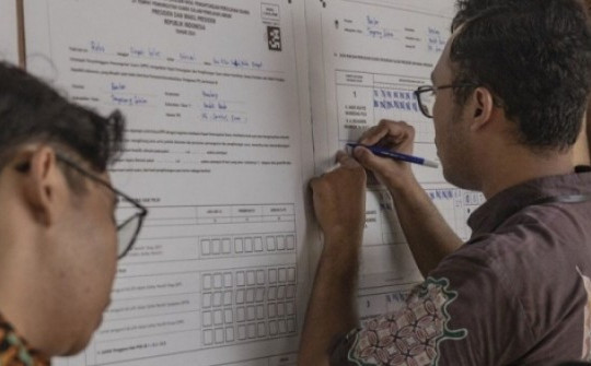 Bầu cử Indonesia: 108 người chết, hơn 14.300 người ngã bệnh vì kiệt sức kiểm phiếu