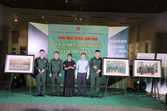 Triển lãm ảnh “Bộ đội biên phòng Việt Nam, Biên phòng Đắk Lắk - Dấu ấn 65 năm trưởng thành và phát triển”