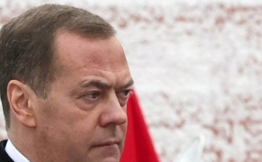 Ông Medvedev: Đức đang chuẩn bị gây chiến với Nga