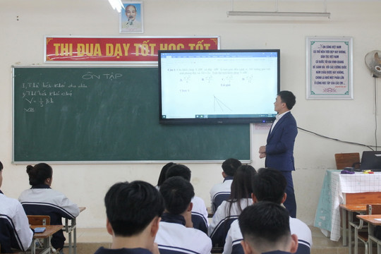 Gần 100.000 học sinh Hà Nội 'thi thử' tốt nghiệp THPT theo chương trình mới