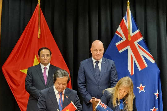 Việt Nam - New Zealand ký kết thỏa thuận hợp tác về giáo dục