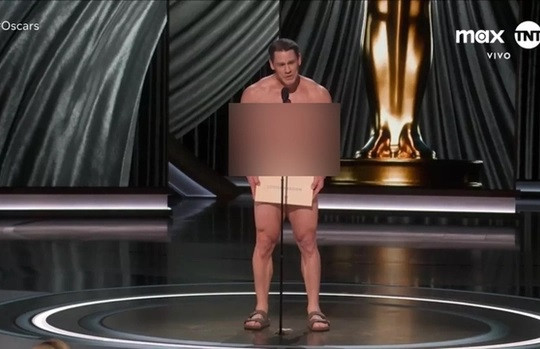 Diễn viên khỏa thân trên sân khấu Oscar gây chấn động là ai?