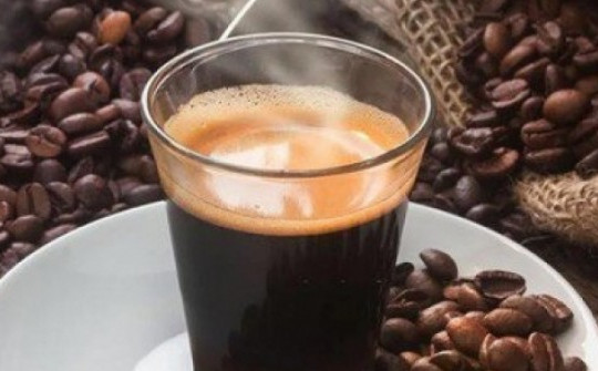 Uống cà phê, "trị" được 2 nỗi ám ảnh tuổi 50