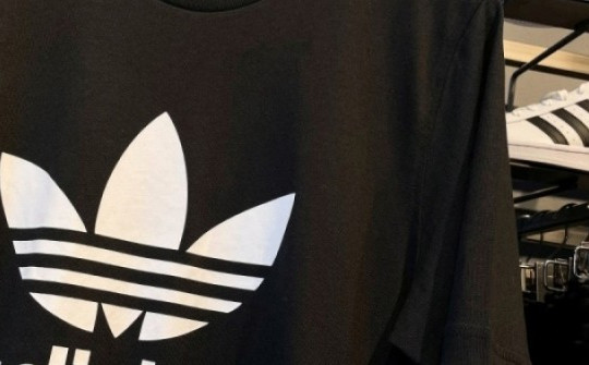 Adidas lần đầu tiên báo lỗ sau 30 năm