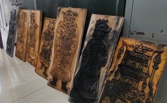 Một phòng tranh tại Huế bị mất trộm nhiều mộc bản khắc tranh dân gian
