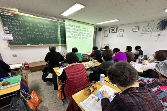 Người già Hàn Quốc thích đi học