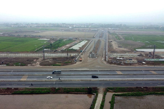 Đường 14 làn xe nối hai cao tốc ở Hưng Yên sắp hoàn thành