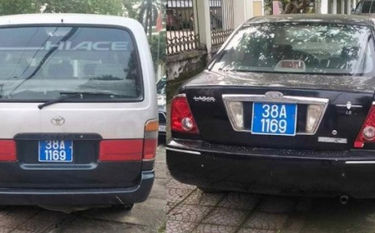 Hai ôtô trùng biển số xanh