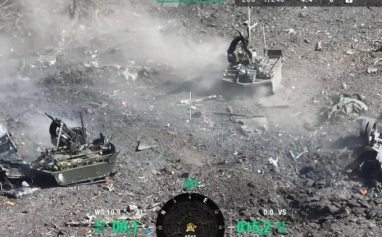 Nga tiết lộ cuộc tấn công gồm hàng loạt robot mang vũ khí ở Ukraine
