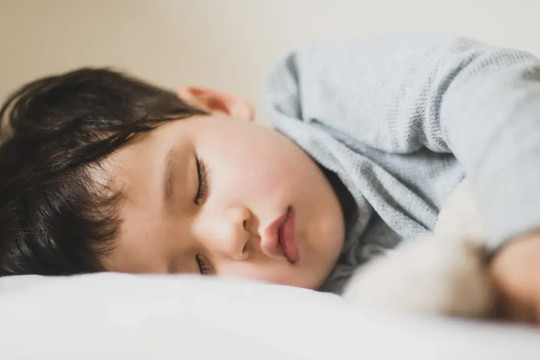 Thói quen ngủ của con trai khi lớn lên khiến người mẹ nhận ra một "nhược điểm không ngờ tới"