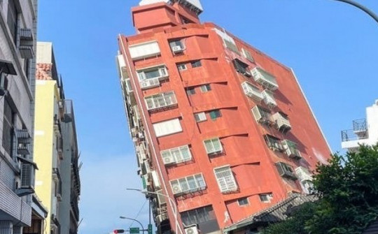 Cảnh tan hoang sau trận động đất mạnh nhất trong 25 năm ở Đài Loan