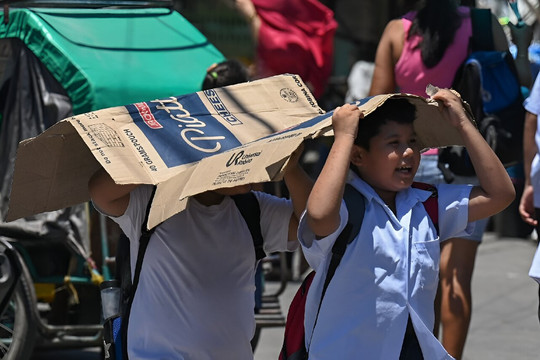 Nhiều trường Philippines đóng cửa vì nắng nóng