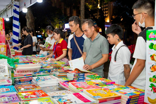 Hội sách mừng Ngày Sách và Văn hóa đọc Việt Nam
