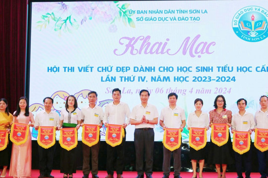 Gần 300 học sinh ở Sơn La thi viết chữ đẹp cấp tỉnh