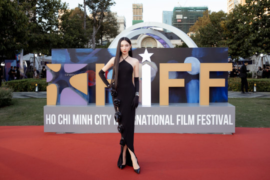 Hoa hậu Thùy Tiên, Tiểu Vy xuất hiện lộng lẫy tại Liên hoan phim Quốc tế