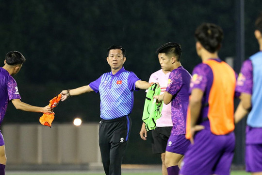 "Nửa đêm" U23 Việt Nam đi tập để chuẩn bị so tài U23 Jordan ở Qatar
