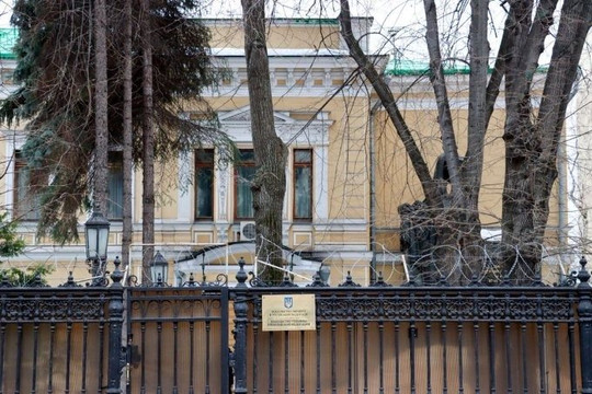 Nga vẫn bảo vệ toà nhà đại sứ quán Ukraine