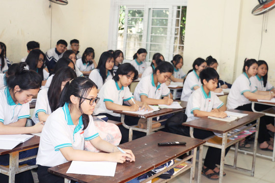 Kỳ thi vào lớp 10 ở Nghệ An: Tìm cách 'hạ nhiệt' cho trường thành phố