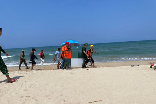 Tìm thấy thi thể 2 anh em sinh đôi mất tích khi đi tắm biển ở Đà Nẵng