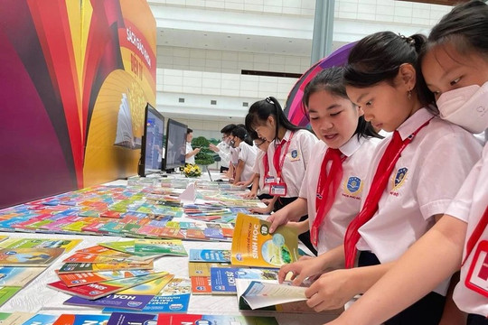 Nhà xuất bản Giáo dục Việt Nam giảm giá sách giáo khoa trong năm học 2024-2025