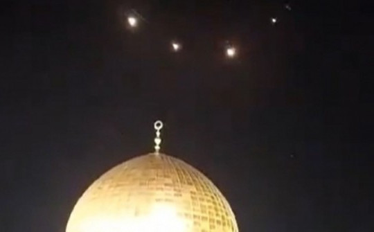 Lực lượng khác phóng nhiều rocket vào Israel trong ngày UAV Iran tập kích