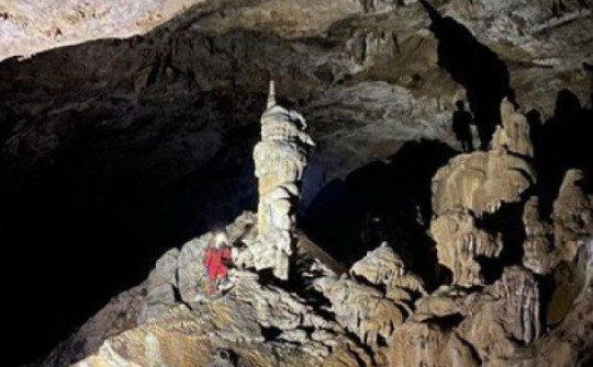 Quảng Bình phát hiện 25 hang động mới đẹp lung linh, huyền ảo