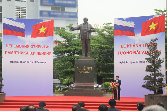 Khánh thành tượng đài V.I.Lênin ở Nghệ An