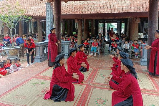 Giỗ tổ Hùng Vương - Lễ hội Đền Hùng 2024: Giá trị văn hóa từ các làn điệu Xoan