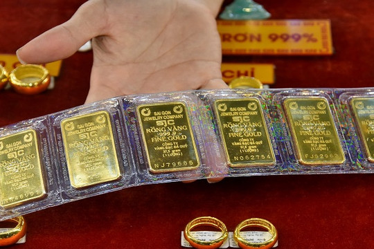 Giá vàng hôm nay 20/4 trượt xuống dưới mức 84 triệu đồng/lượng