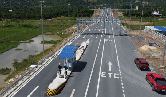 Thu phí đường cao tốc Nha Trang - Cam Lâm mức cao nhất hơn 311.000 đồng
