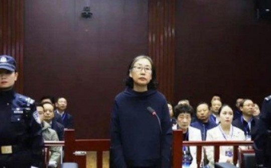 Kết cục của nữ quan chức Trung Quốc tham tiền