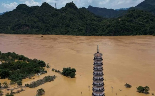 Trung Quốc cảnh báo lũ lụt "trăm năm có một" ở Quảng Đông