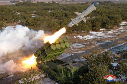 Triều Tiên lần đầu diễn tập mô phỏng ‘đáp trả hạt nhân’