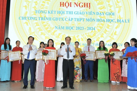 Hà Nội Tôn vinh giáo viên dạy giỏi chương trình giáo dục thường xuyên