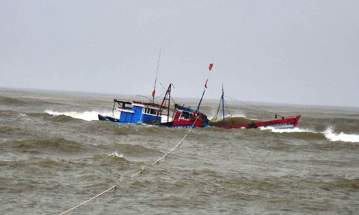 Tìm thấy 3 thi thể ngư dân mất tích trong vụ chìm tàu cá trên biển Quảng Ninh