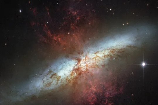 Vụ bùng nổ dữ dội từ cách xa 12 triệu năm ánh sáng hé lộ về loại sao hiếm gặp trong Milky Way