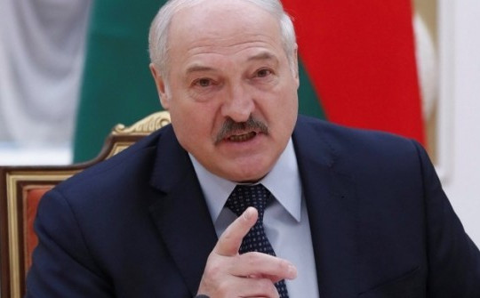 Tổng thống Belarus tiết lộ khoảnh khắc ôm đầu đạn hạt nhân
