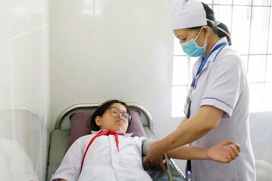 74 người ở Khánh Hòa ngộ độc vì rong biển cơm cuộn nhiễm khuẩn