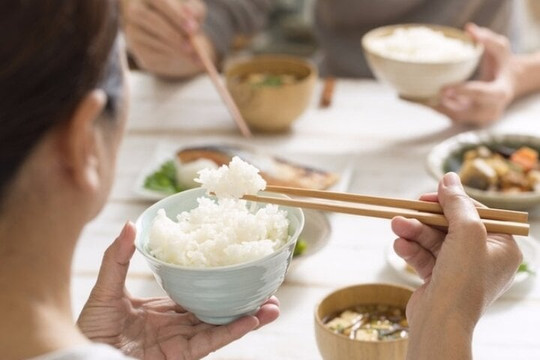 Ăn cơm trắng có hại cho sức khỏe?
