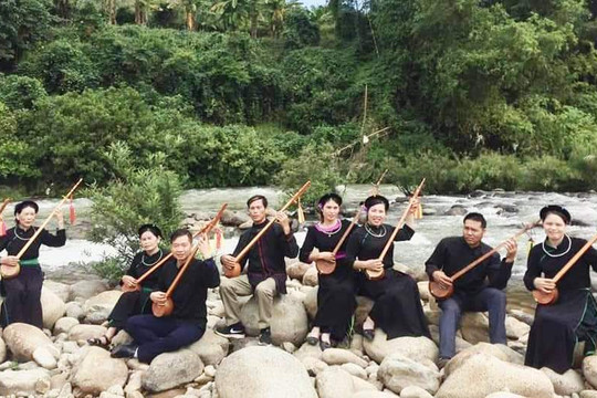 Truyền dạy hát then ở Quảng Ninh: Gìn giữ nét đẹp văn hóa Tày