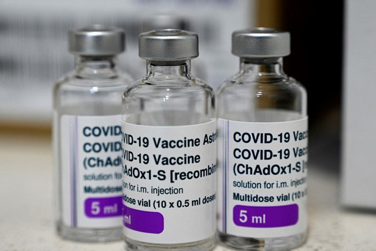 Chuyên gia Việt Nam nói gì về việc AstraZeneca thừa nhận vaccine Covid-19 của hãng có thể gây đông máu?