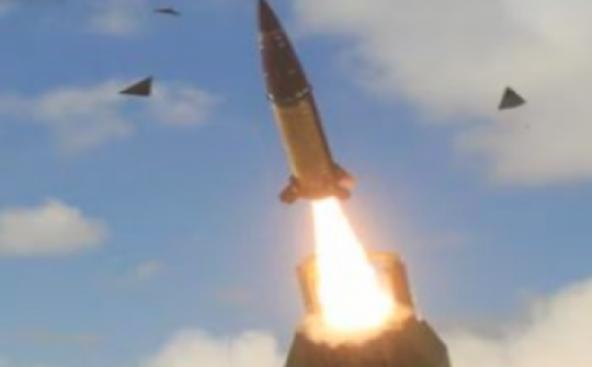 Phòng không Nga bắn hạ 4 tên lửa ATACMS ở bán đảo Crimea