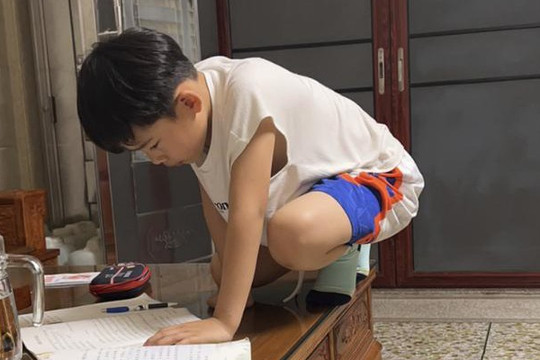 Bài văn 0 điểm của cậu bé tiểu học hot rần rần toàn MXH, khả năng bù số chữ khiến netizen chỉ biết "cam bái hạ phong"
