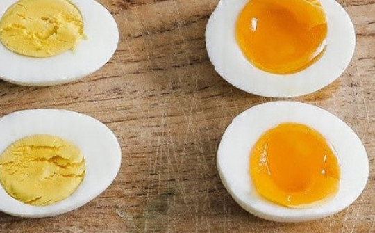 Bé trai 4 tuổi tử vong do ăn trứng luộc để lâu trong tủ lạnh