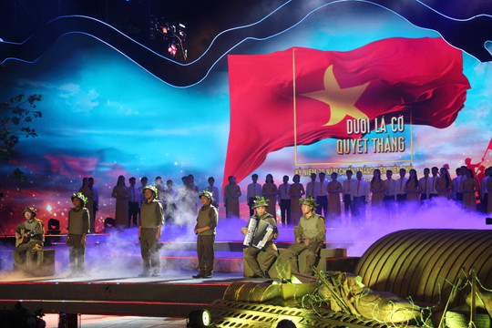 Tái hiện Chiến thắng Điện Biên Phủ tại Cầu truyền hình 'Dưới lá cờ Quyết thắng'