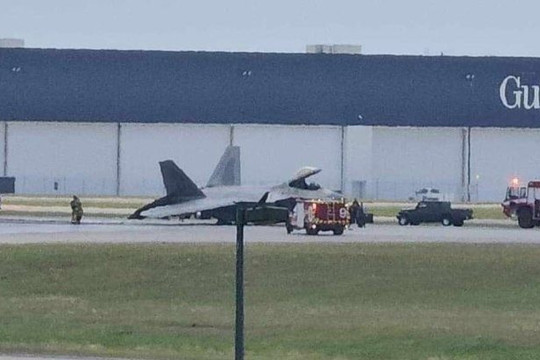 Mỹ điều tra tiêm kích F-22 gặp sự cố khi diễn tập