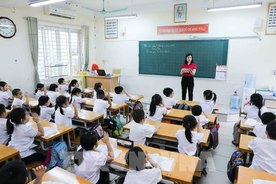 Hà Nội tiếp tục thực hiện quy định giá dịch vụ giáo dục tạm thời